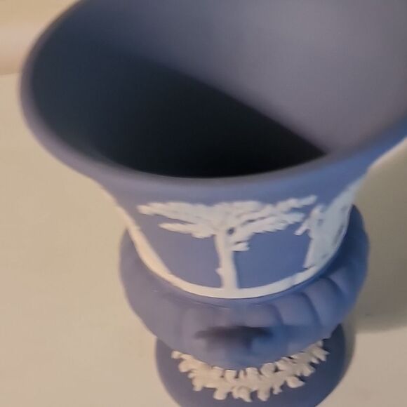 Classic Blue and White Mini Urn - Picture 4 of 9